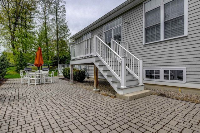 5 Sterling Hill Ln Apt 514, Exeter, NH 03833