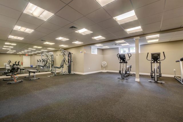 5 Sterling Hill Ln Apt 514, Exeter, NH 03833