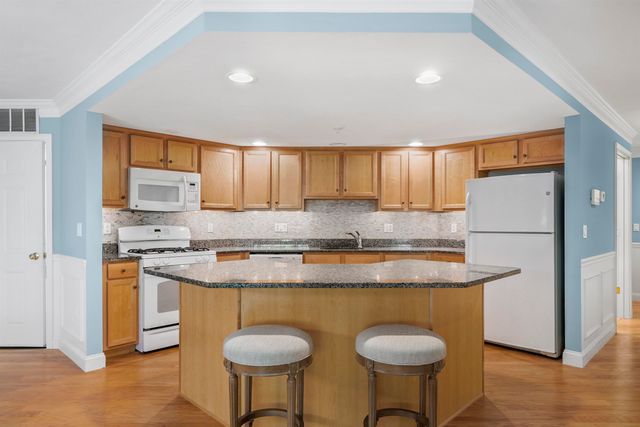 5 Sterling Hill Ln Apt 514, Exeter, NH 03833