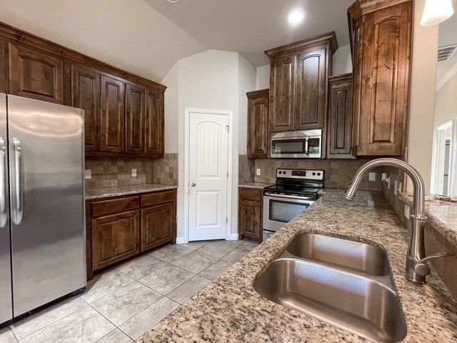 724 Westgate Drive, Aledo, TX 76008