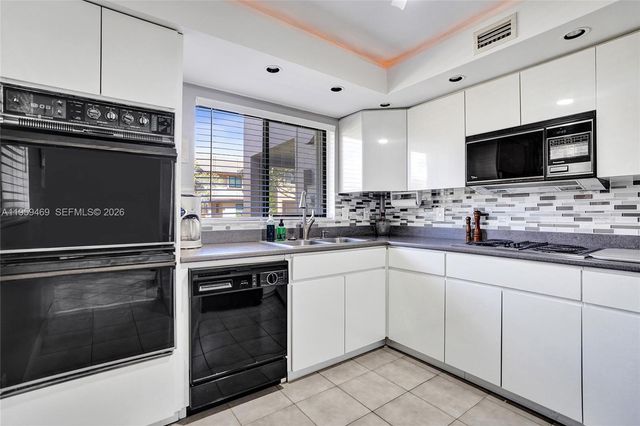 2355 NW 36th Ave, Coconut Creek, FL 33066