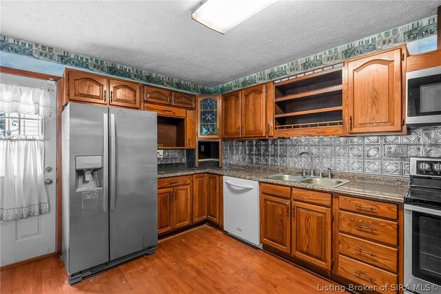 907 Springdale Drive, Jeffersonville, IN 47130