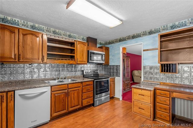 907 Springdale Drive, Jeffersonville, IN 47130