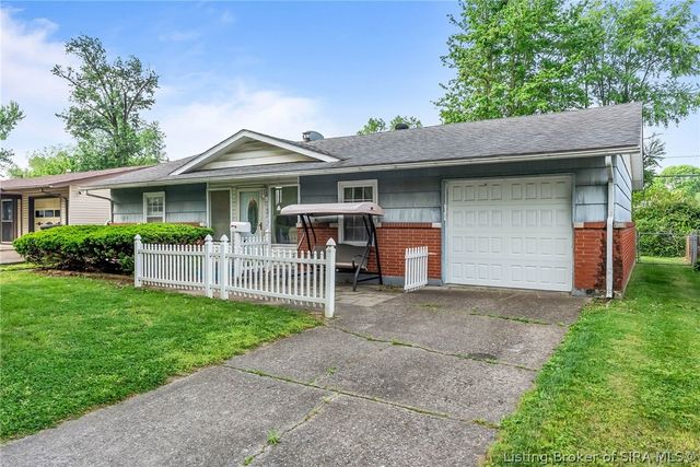 907 Springdale Drive, Jeffersonville, IN 47130