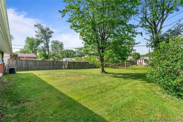 907 Springdale Drive, Jeffersonville, IN 47130