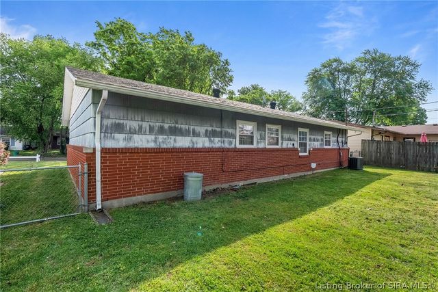 907 Springdale Drive, Jeffersonville, IN 47130