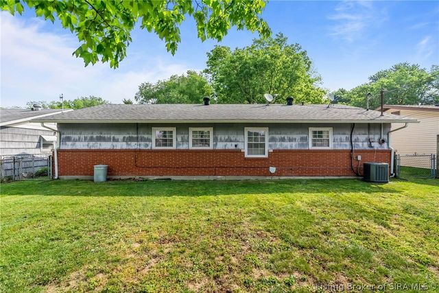 907 Springdale Drive, Jeffersonville, IN 47130