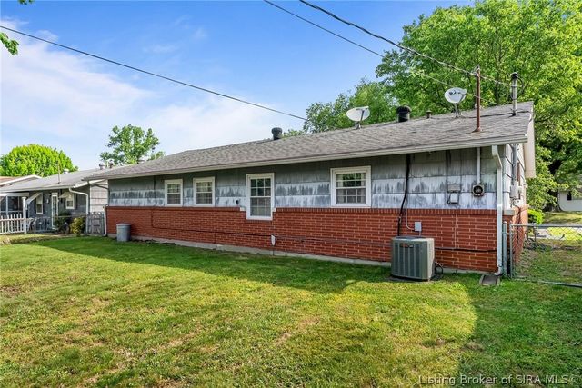 907 Springdale Drive, Jeffersonville, IN 47130