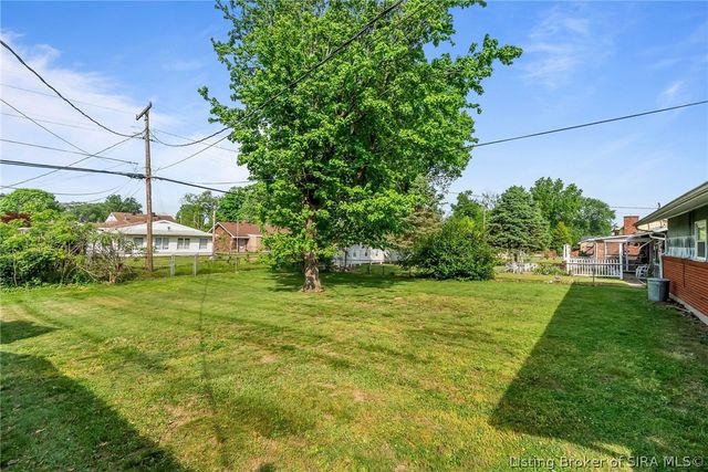 907 Springdale Drive, Jeffersonville, IN 47130