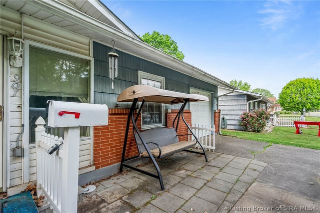 907 Springdale Drive, Jeffersonville, IN 47130