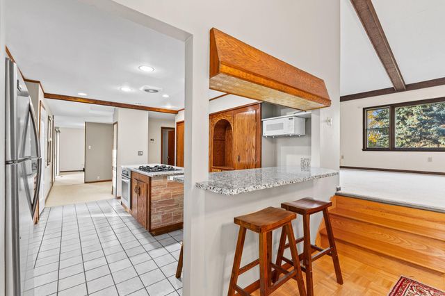 980 Island Lake Avenue, Shoreview, MN 55126