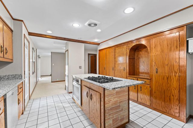 980 Island Lake Avenue, Shoreview, MN 55126