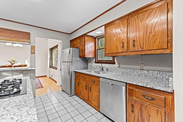 980 Island Lake Avenue, Shoreview, MN 55126