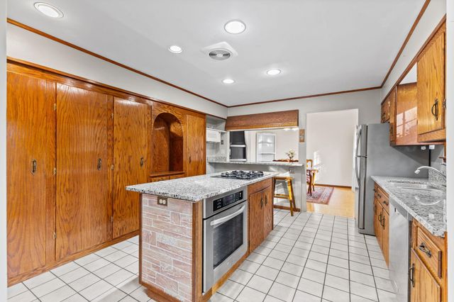 980 Island Lake Avenue, Shoreview, MN 55126