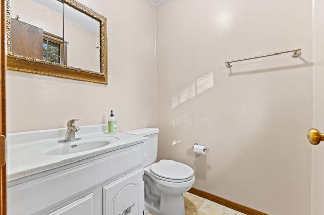 980 Island Lake Avenue, Shoreview, MN 55126