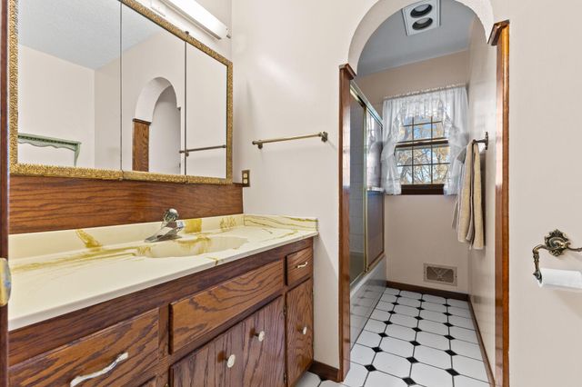 980 Island Lake Avenue, Shoreview, MN 55126