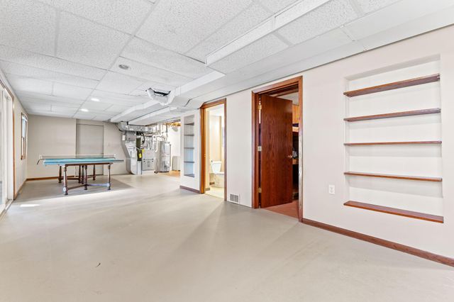 980 Island Lake Avenue, Shoreview, MN 55126