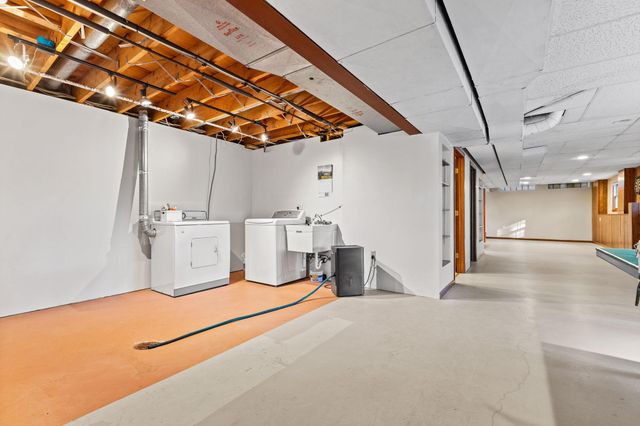 980 Island Lake Avenue, Shoreview, MN 55126