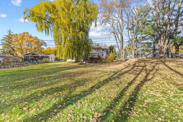 980 Island Lake Avenue, Shoreview, MN 55126