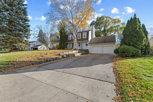 980 Island Lake Avenue, Shoreview, MN 55126