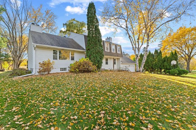 980 Island Lake Avenue, Shoreview, MN 55126