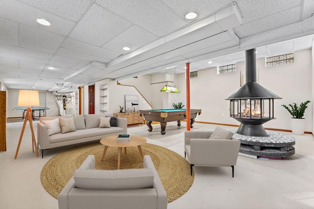 980 Island Lake Avenue, Shoreview, MN 55126