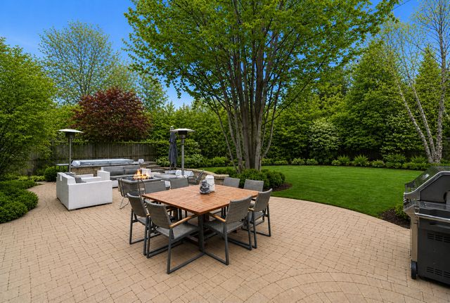 480 Standish Drive, Deerfield, IL 60015