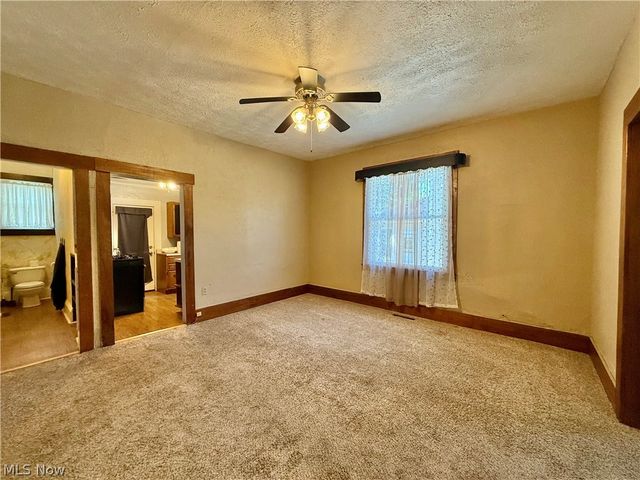 39 Duquesne Street, Columbiana, OH 44408