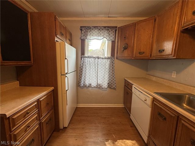 39 Duquesne Street, Columbiana, OH 44408