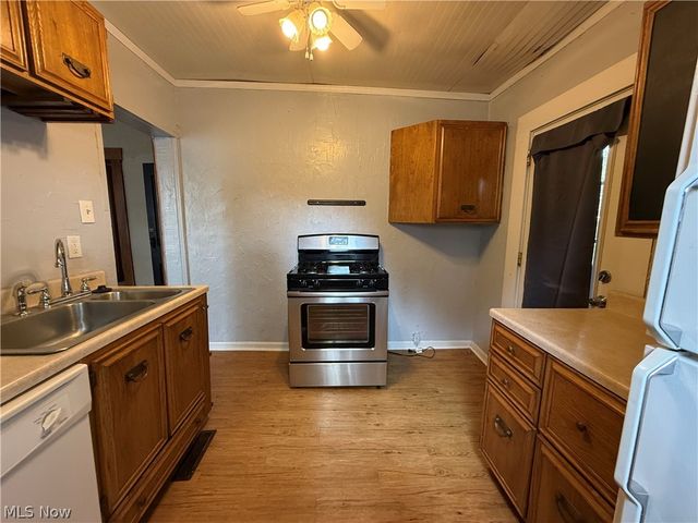 39 Duquesne Street, Columbiana, OH 44408