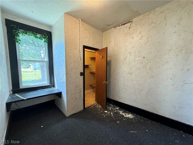 39 Duquesne Street, Columbiana, OH 44408