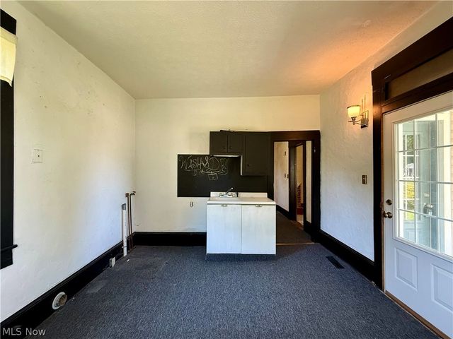 39 Duquesne Street, Columbiana, OH 44408