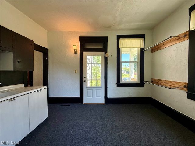 39 Duquesne Street, Columbiana, OH 44408