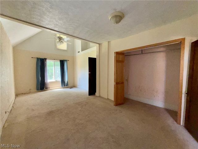 39 Duquesne Street, Columbiana, OH 44408
