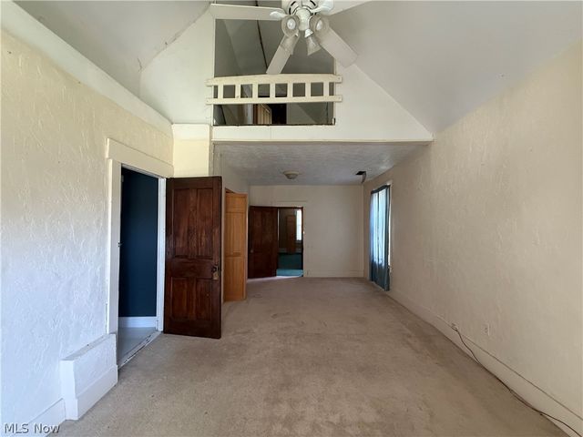 39 Duquesne Street, Columbiana, OH 44408