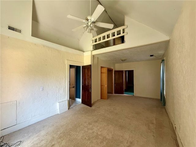 39 Duquesne Street, Columbiana, OH 44408
