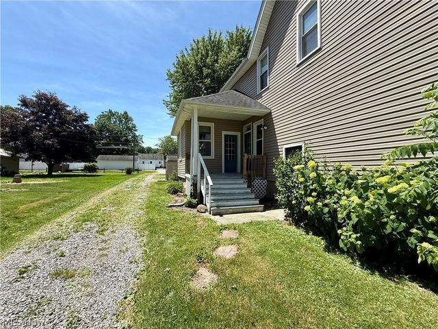 39 Duquesne Street, Columbiana, OH 44408