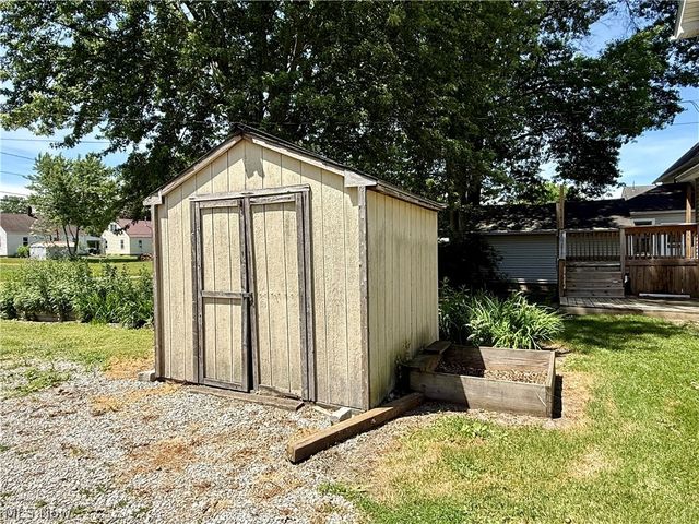 39 Duquesne Street, Columbiana, OH 44408