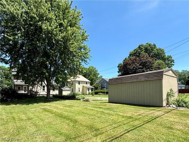39 Duquesne Street, Columbiana, OH 44408