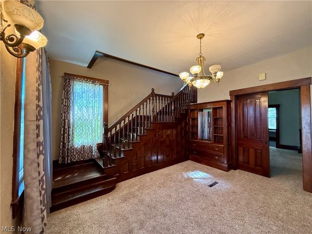 39 Duquesne Street, Columbiana, OH 44408