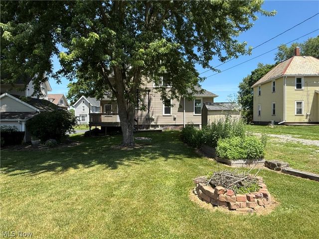 39 Duquesne Street, Columbiana, OH 44408
