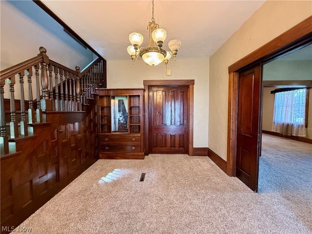39 Duquesne Street, Columbiana, OH 44408