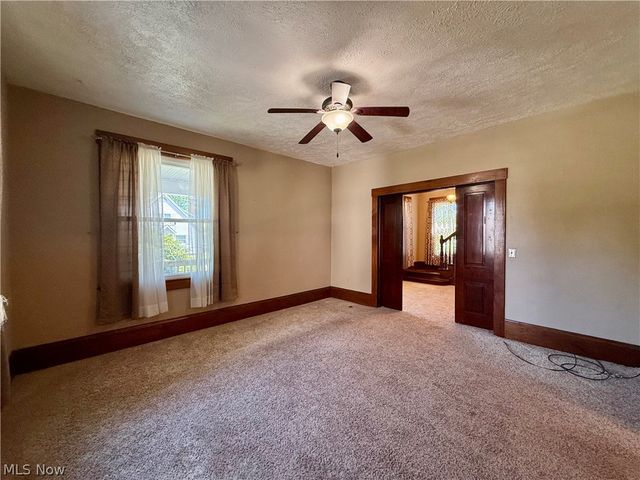 39 Duquesne Street, Columbiana, OH 44408