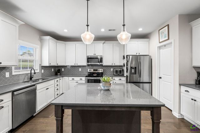 413 Shoshone Circle, Kathleen, GA 31047
