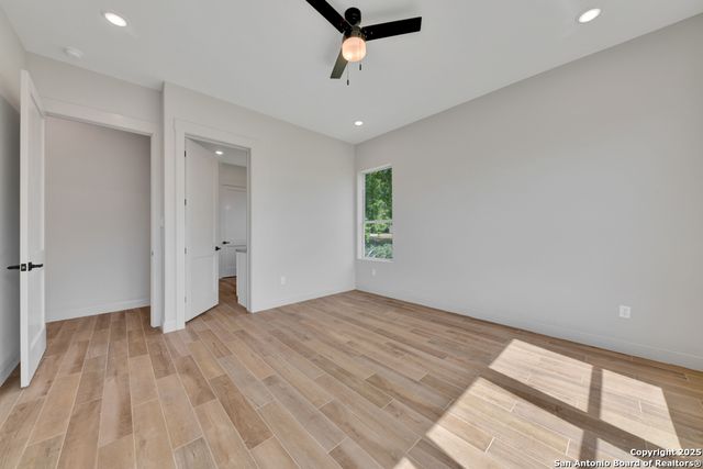 105 River Bluff, Castroville, TX 78009