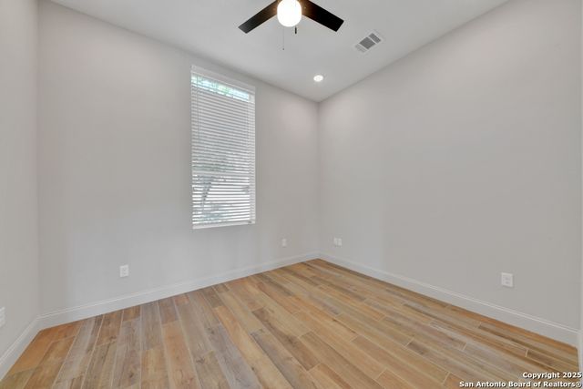 105 River Bluff, Castroville, TX 78009