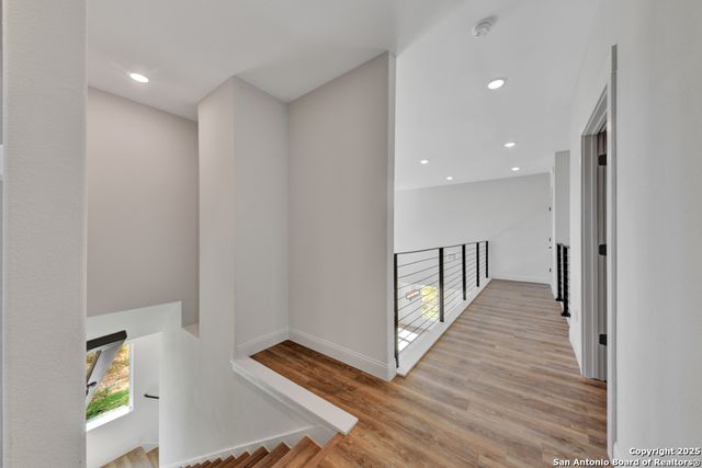 105 River Bluff, Castroville, TX 78009