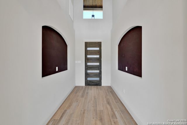 105 River Bluff, Castroville, TX 78009