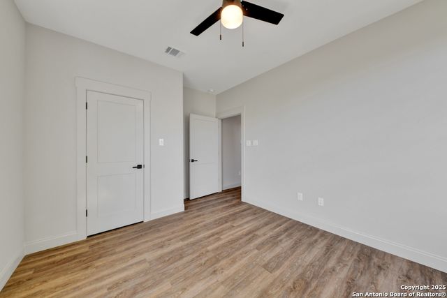 105 River Bluff, Castroville, TX 78009