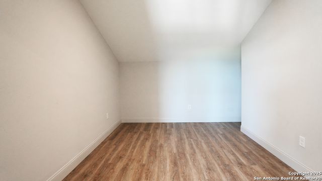 105 River Bluff, Castroville, TX 78009